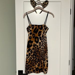 Women’s Forever 21 leopard dress size medium